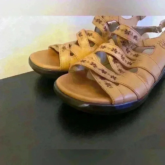 Ariat Women's Strappy Sandals with Floral Detail Brown Slingback Sandal Size 8.5 - Picture 8 of 13